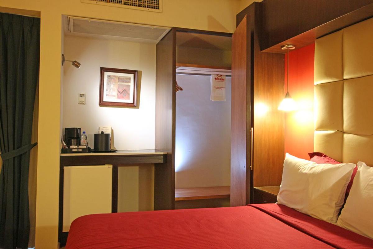 Hotel Colon Plaza Business Class Nuevo Laredo Exteriör bild