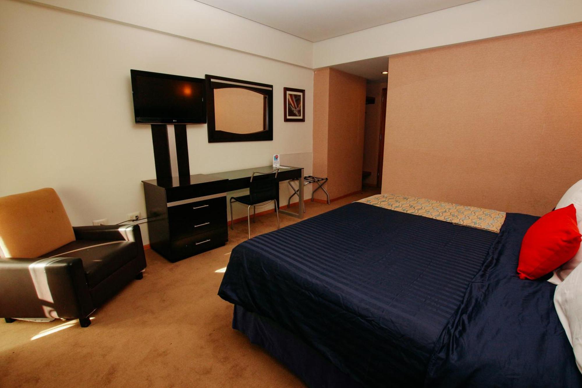 Hotel Colon Plaza Business Class Nuevo Laredo Exteriör bild