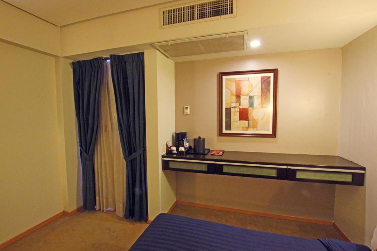 Hotel Colon Plaza Business Class Nuevo Laredo Exteriör bild